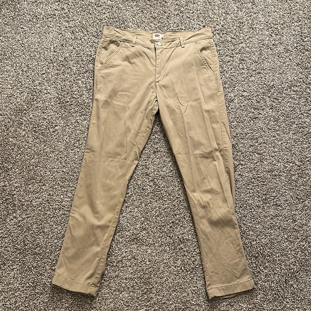 Women’s Levis Khakis